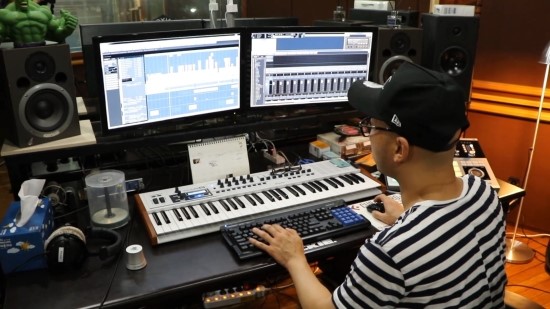 음원제작 장면.jpg