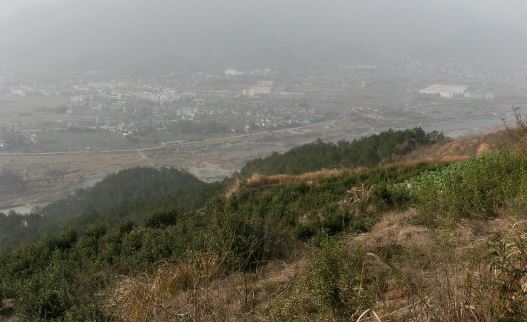 개인 땅에 무단으로 산책로 조성하고 배 째라....