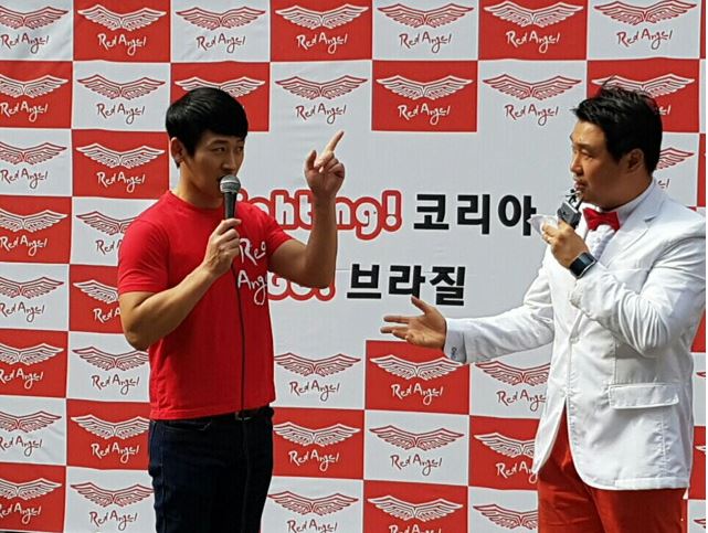 레드엔젤과 머슬매니아 홍보대사들 명동에 떳다