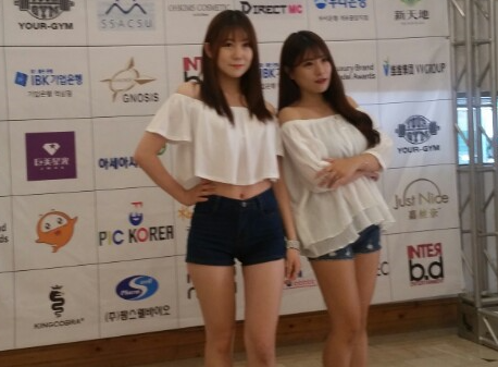 [현장사진]2인조 걸그룹 '나루앤머루', 중국화인티비 개국 기념 공연에 참석!