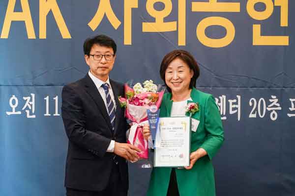 심상정 정의당 상임대표, ‘2016 INAK상’ 국회의정부문 대상 영예 차지