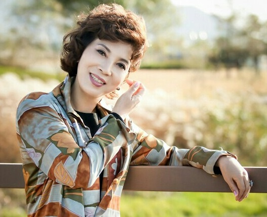 가수 '차성연' 가을엔 '계룡산 연가' 통해 인기몰이 예약