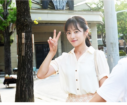윤아정, 청순한 선녀 미소로 남심 저격