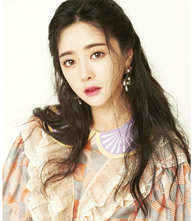 ‘패션아이콘’ 홍수아 ,끊이지 않는 ‘광고 러브콜’