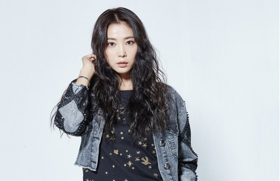 ‘오 마이 금비’ 오윤아, 세월도 무색한 섹시미 발산