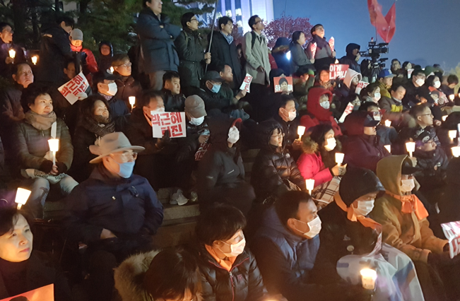 서울종로청년회의소 회원들, "박 대통령 책임져라"시국선언