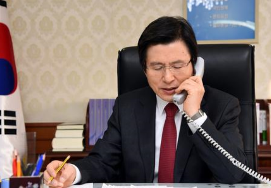 황교안 권한대행, 트럼프 대통령과 통화…한미동맹 강화