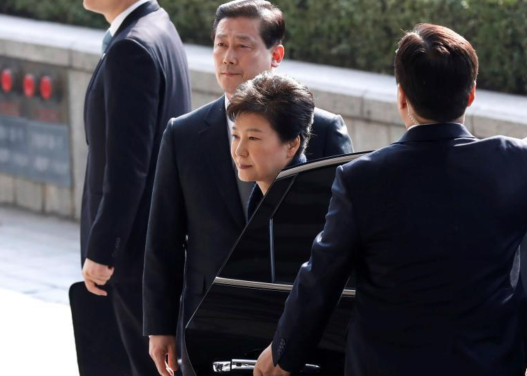 박근혜 전 대통령 서울중앙지검 출두