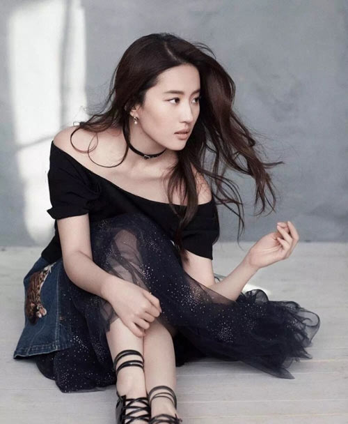 유역비 세련된 이미지로 잡지 표지 장식