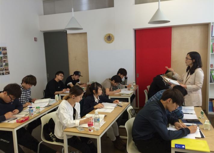 중도입국청소년 진로교육 프로그램 '무지개Job아라'에 참여하세요