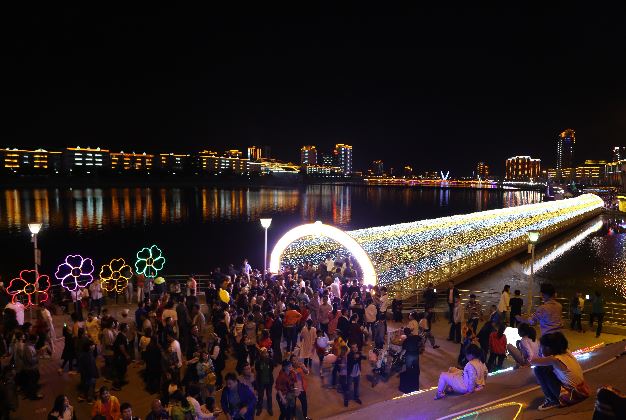 ‘최고의 한장면을 찍어라!’...빛축제 사진경연대회 진행
