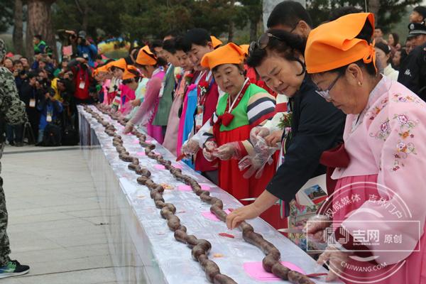 제8회 중국조선족농부절, 100메터 조선족 순대 '눈길'