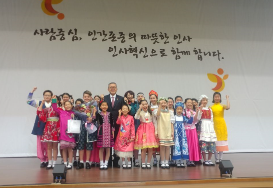 평창올림픽 영광을 피멍으로... 레인보우합창단 무기한 활동 중단