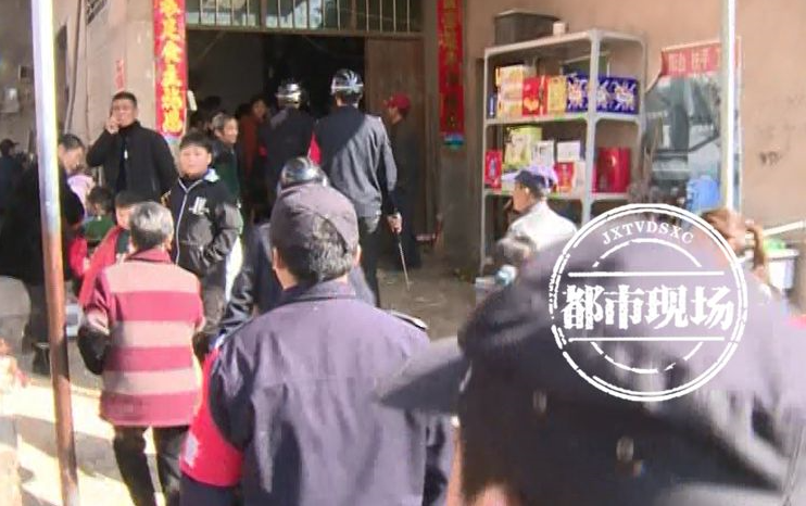 中, 60명 경찰력을 풀어 폭도에게 인질로 잡힌 경찰 구출