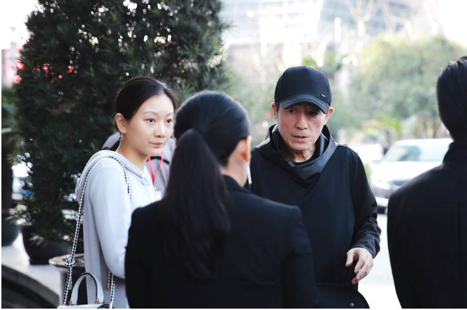 中 장이머우의 31살 젊은 부인 포착