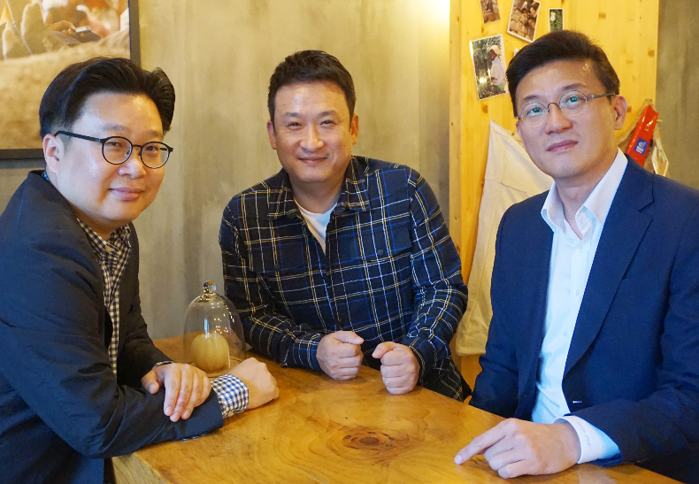 서경석-백하륜, 中 하얼빈 한글학교에 교육물품 기증