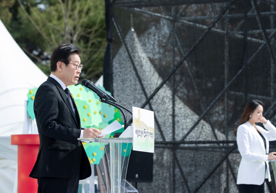 이재명 “5년이 지났지만 세월호 참사 진실 밝혀지지 않았다”