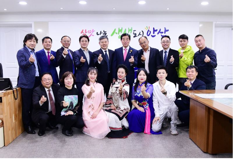 中 러산시 예술대표단, 2019 안산거리극축제서 중국 민속 공연 선보여
