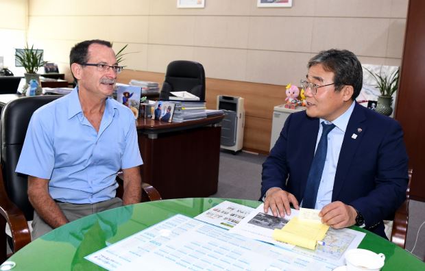 이병훈 광주광역시 부시장, 5·18목격자 폴 코트라이트씨 면담