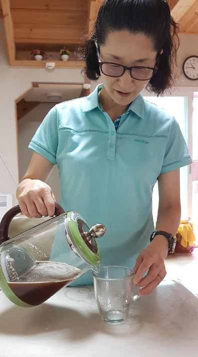 김순선 원장, 한방차 카페 ‘건강한 차 이야기’에서 사랑 봉사 펼쳐