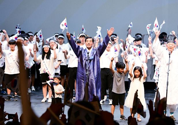 안산시, 제74주년 광복절 경축식 개최…시민 1천500여명“대한민국만세!”