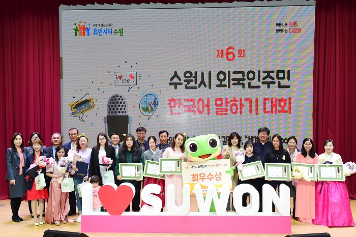 “막막했던 한국 생활에 방탄소년단은 큰 힘이었습니다”