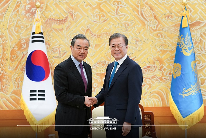 문 대통령, 왕이 중국 국무위원 겸 외교부장 면담