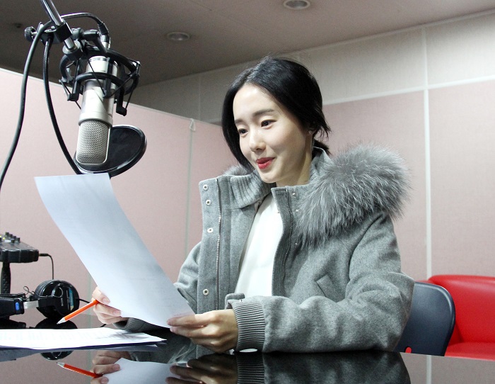 배우 이정현, 진해 이순신 영상 국내외에 전파