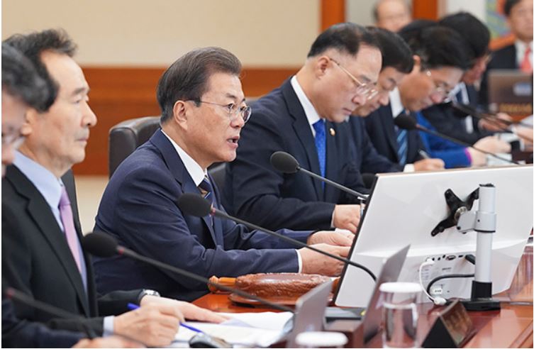 문 대통령 “중국 상황 나빠지면 한국이 가장 큰 타격 받아”