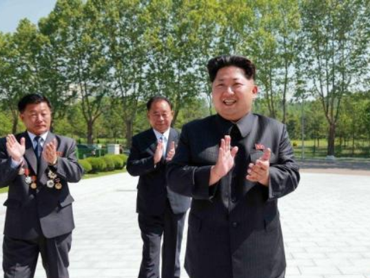 北 김정은, 초대형 방사포 시험발사 참관