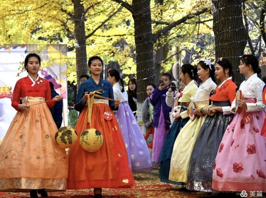 ‘조선족 전통의상의 미’를 보여주다