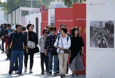 돈은 있지만 품격은? 불편한 진실에 직면한 중국인