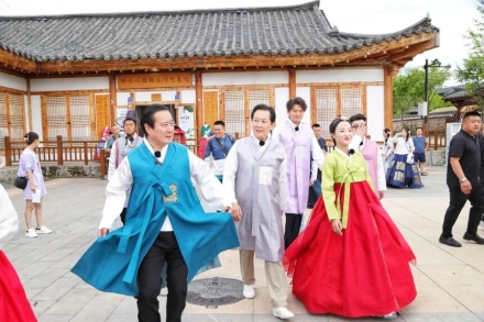 “풍경도, 사람도 노래였다”… 스타들이 만난 조선족의 숨결