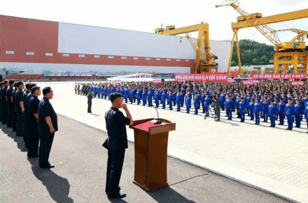 北, ‘최현급’ 5000톤 구축함 추가 건조…“2026년 10월까지 3번째 진수 목표”