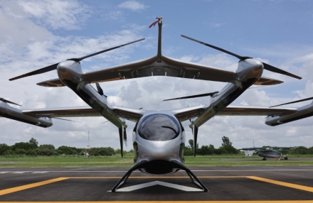 중국산 톤급 eVTOL 상용화 성큼…'V2000CG 캐리올' 첫 인도