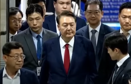 법원, 윤 전 대통령 체포영장 발부…특검, 강제소환 가능해져