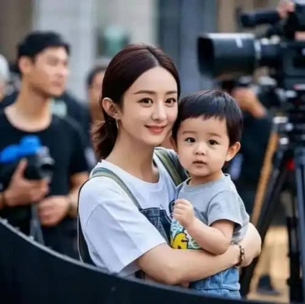 자오리잉 “아이의 사생활 존중해달라”…미성년 촬영 자제 호소