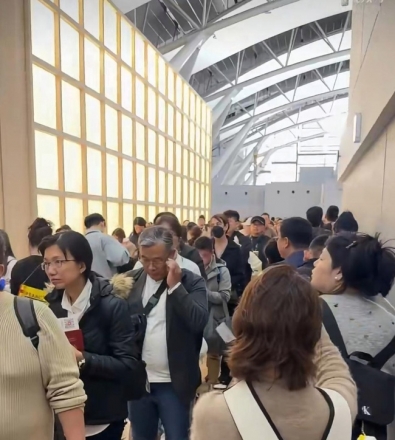 일본 공항, 중국인 귀국 행렬로 ‘북적’…항공권 가격도 급등