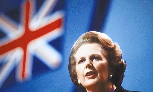 “홍콩 반환, 무력으로 막을 수 있다고 믿었다”…