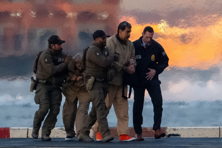 마두로 대통령 부부, 미 법정 첫 출석…“모든 혐의 부인”