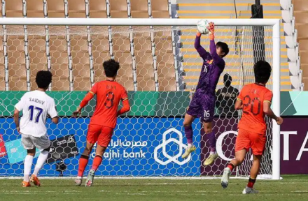 우즈벡 감독 “중국 GK 리하오, 미래가 기대되는 선수”