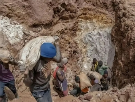 콩고민주공화국 동부 광산 붕괴… 200명 이상 사망