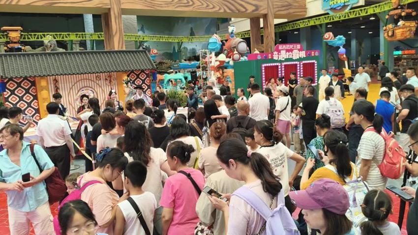 연길 공룡왕국 4주년…공룡 테마파크 넘어 연변 관광 랜드마크로