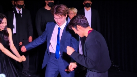 지창욱·中스타 리윈루이 상하이서 즉흥댄스…뜻밖의 한중 스타 만남 화제