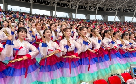 축구장에서 흔든 명태가 ‘10억회’ 화제…연변 관광까지 바꿨다