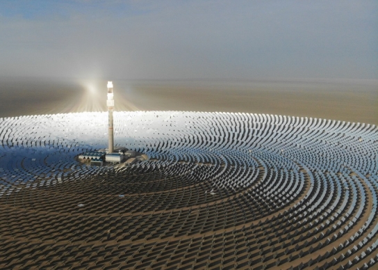中 둔황에 100MW 용염탑식 태양광발전소 설치