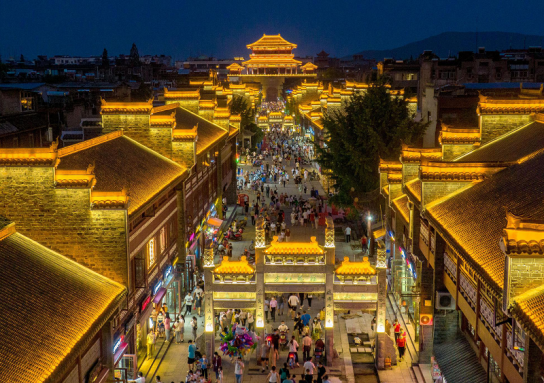 中 후베이 샹양 화려한 등불로 천년고도 장식