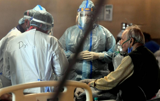 인도 코로나19  하루 사망자 수 4000명 돌파