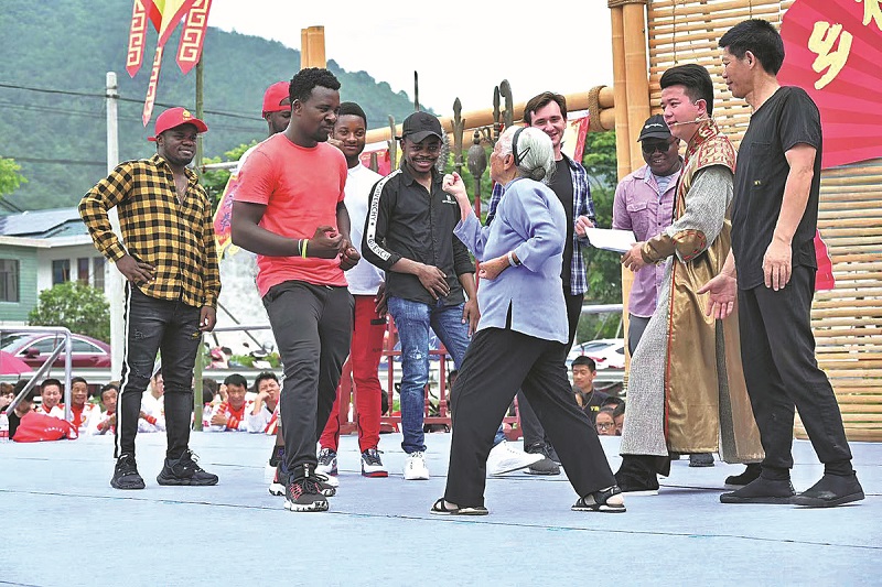 中, 98세 “쿵푸 할머니” 온라인 돌풍