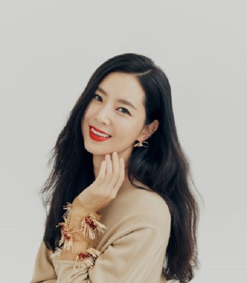 배우 한채아, 온몸으로 가을 맞이